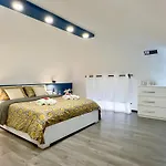 Katasoul Urban Vibes - Centro Storico - Moderno - Balcone - 4 Posti Letto *